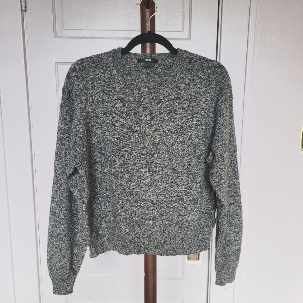 Uniqlo Gray 100% Wool Sweater - Women's Size Medium